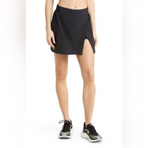 Zella Getaway Wrap Pocket Skort in Black Sz Medium